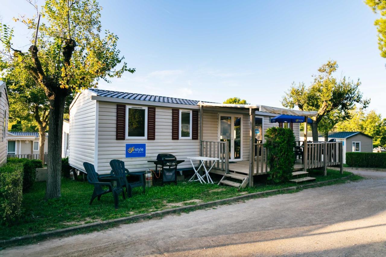 Castell Montgri - Mobile Homes By Lifestyle Holidays Л'Эстартит Экстерьер фото